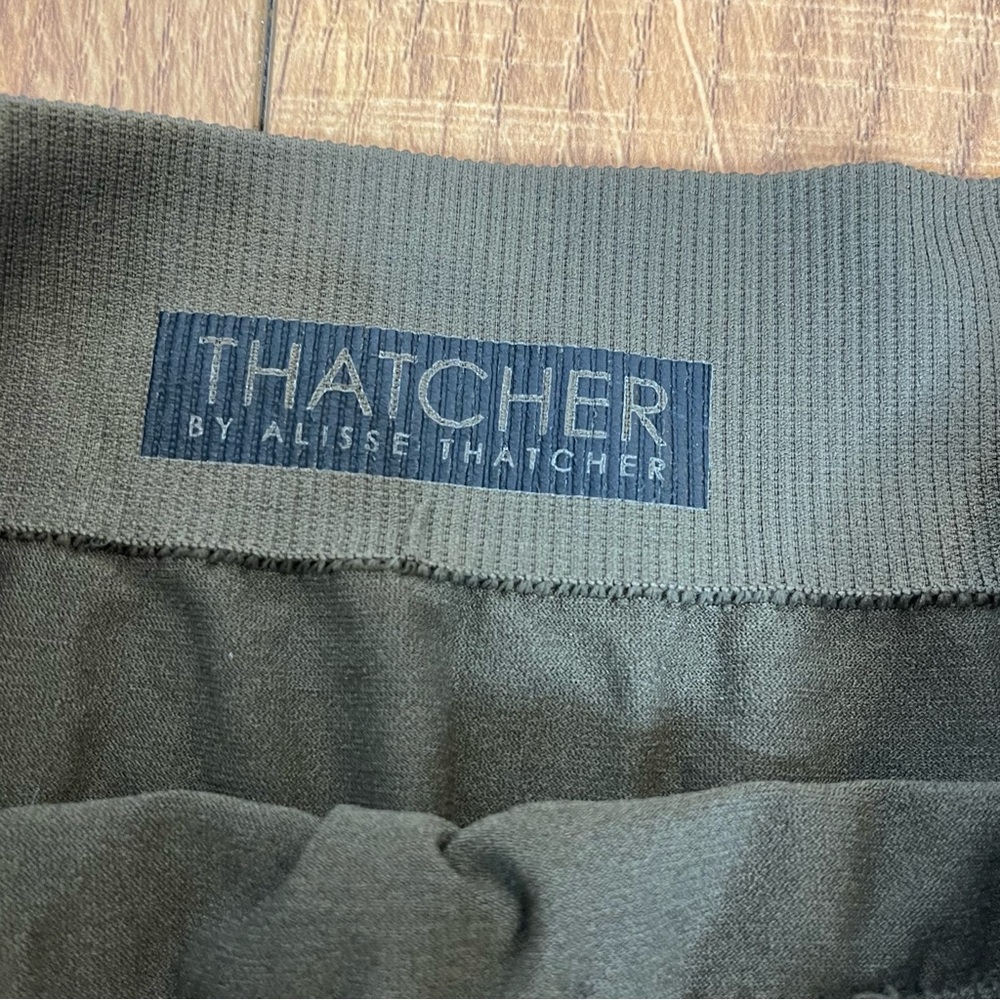 Thatcher Olive Green Seamless Leggings - Picture 8 of 8